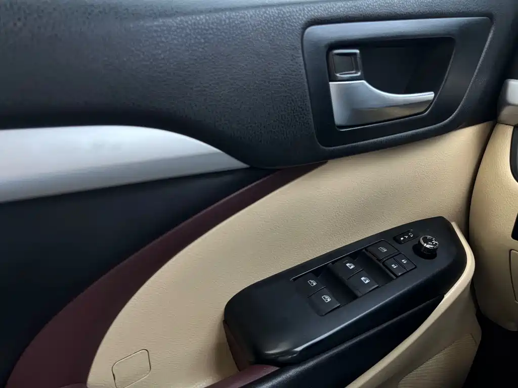 Toyota Highlander 2016 — фото 15