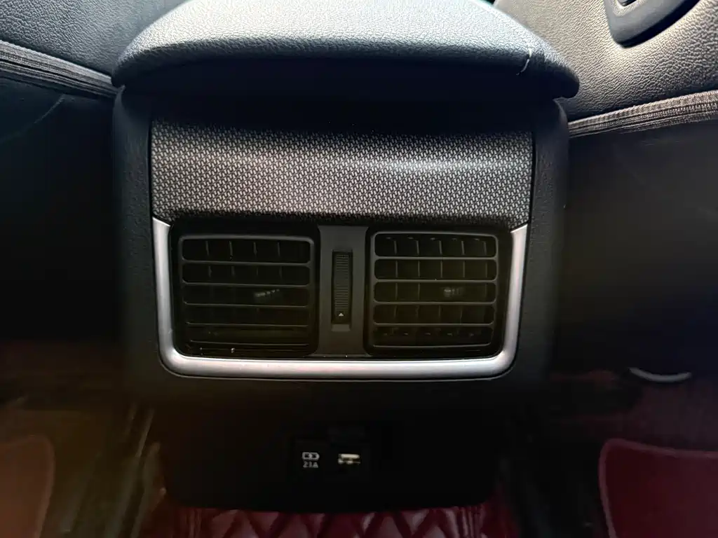 Toyota Camry 2021 — фото 18
