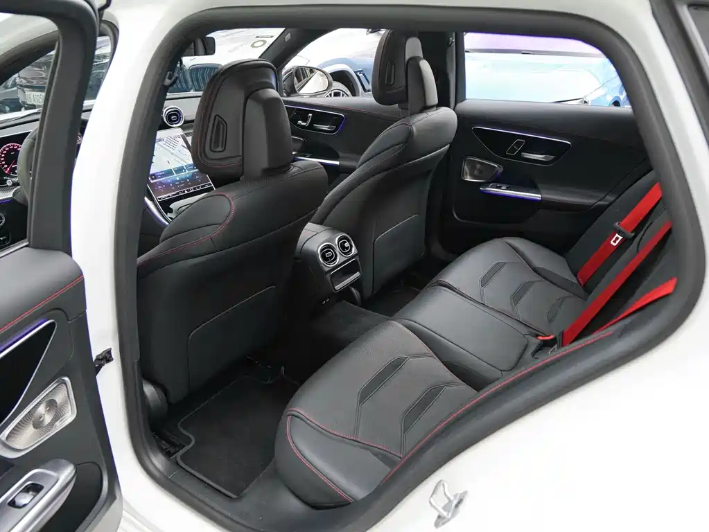 Mercedes-Benz C-Class AMG 2024 — фото 7