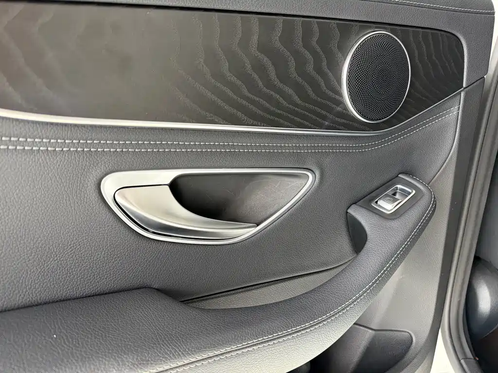 Mercedes-Benz C-Class 2017 — фото 17
