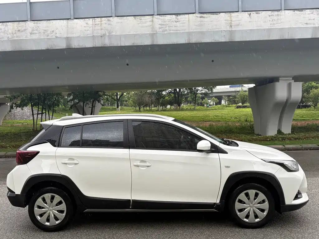 Toyota Yaris L 2022 — фото 8