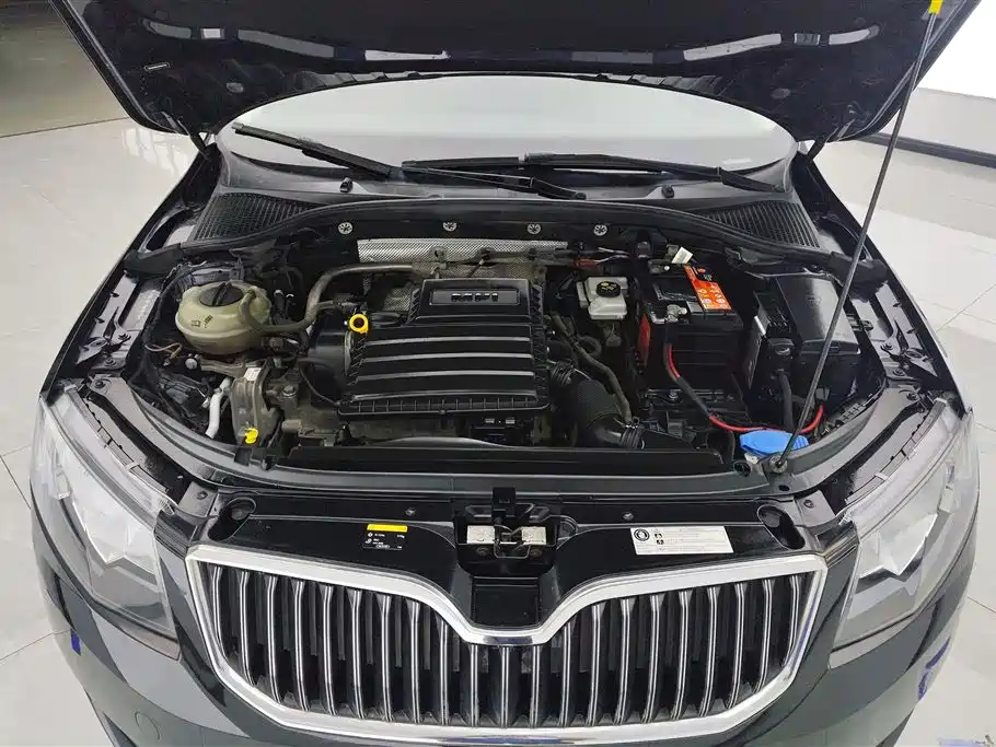 Skoda Octavia 2015 — фото 10