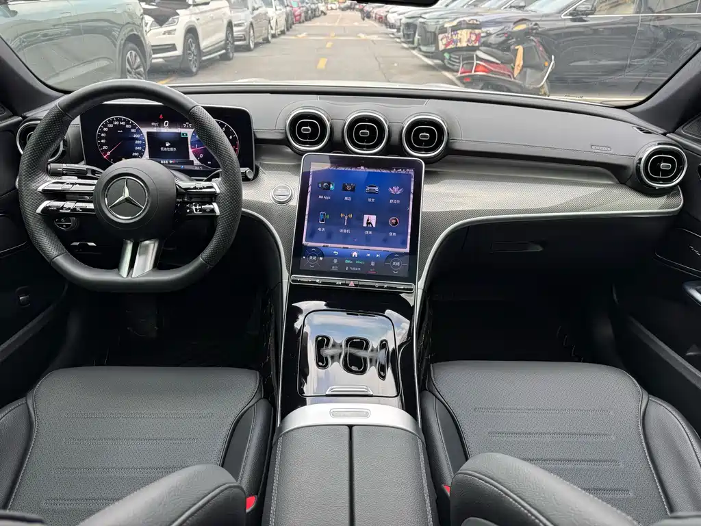 Mercedes-Benz C-Class 2023 — фото 9