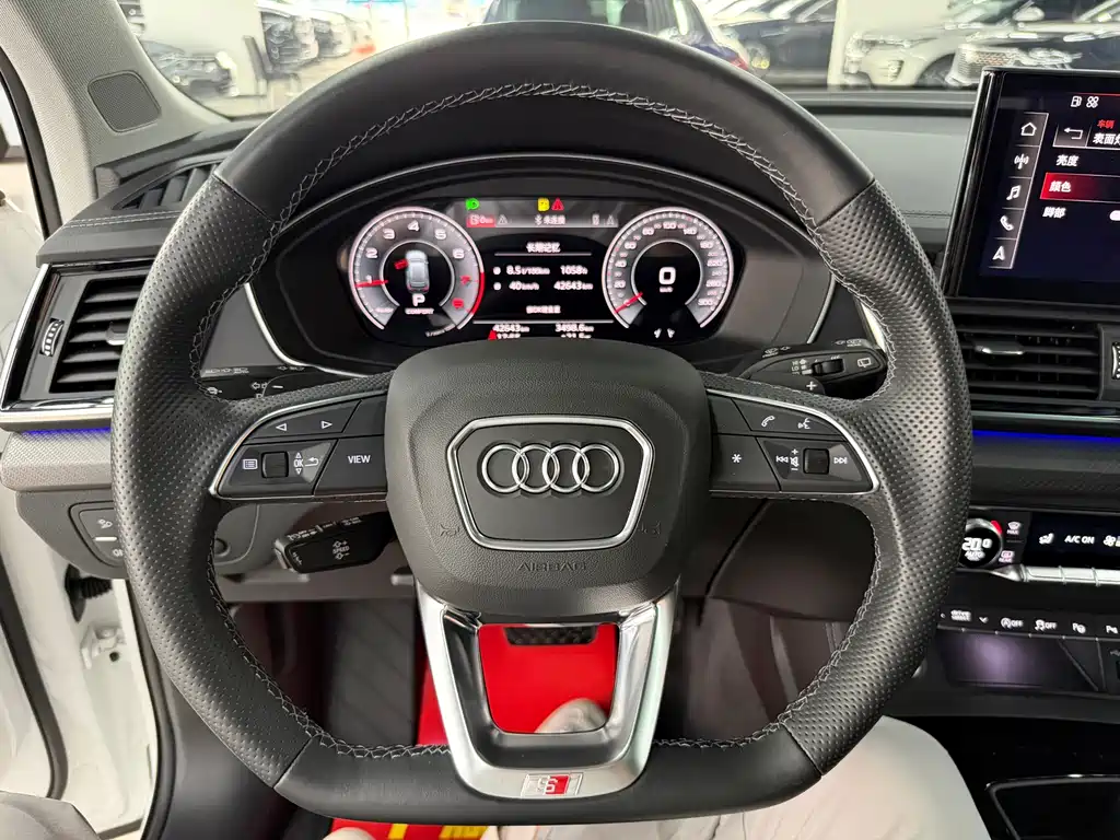 Audi Q5L 2021 — фото 15