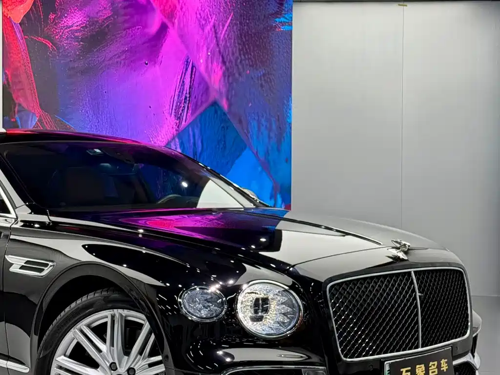 Bentley Flying Spur PHEV 2024 — фото 8