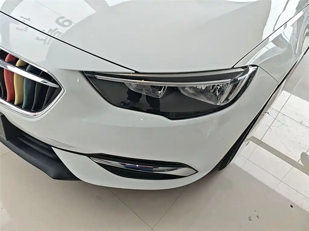 Buick Regal 2020 — фото 24