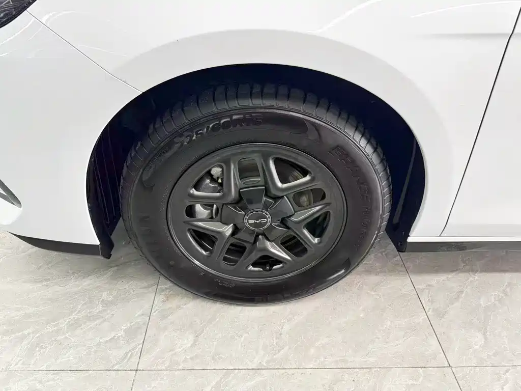 BYD Seal 05 DM-i 2025 — фото 22