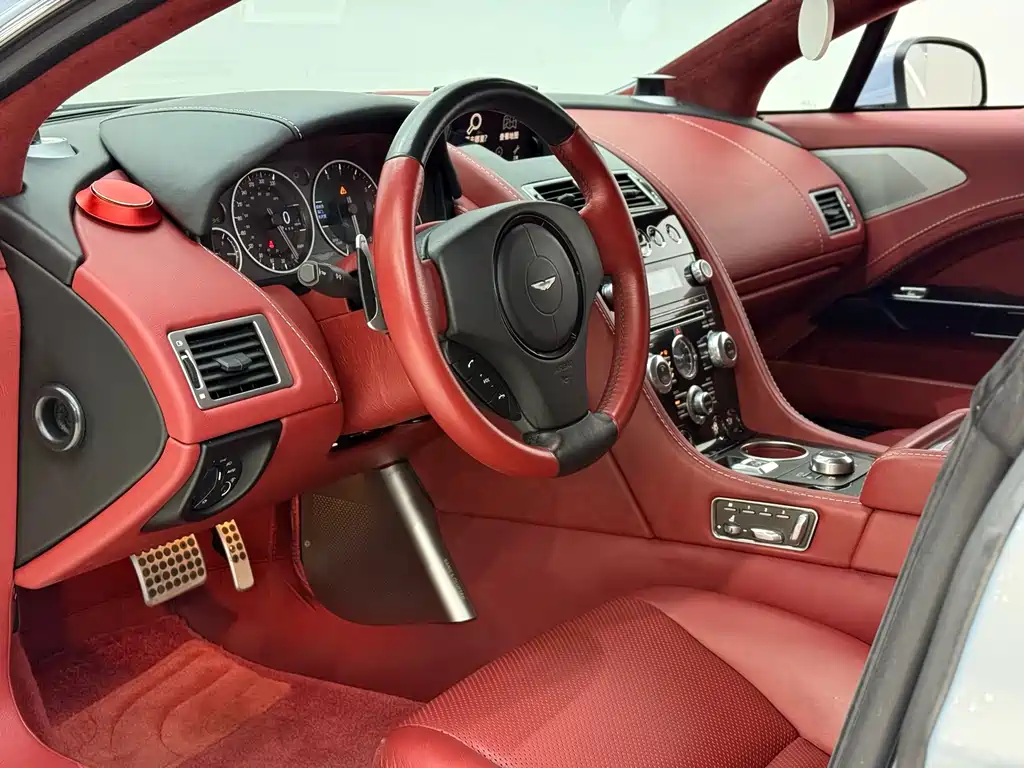 Aston Martin Rapide 2013 — фото 12