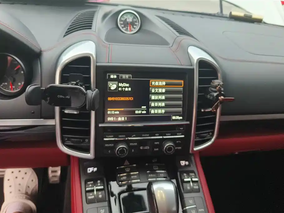 Porsche Cayenne 2015 — фото 13