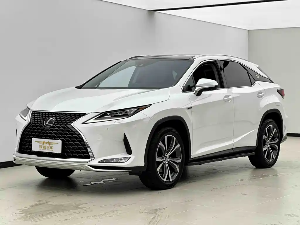 Lexus RX 2022 — фото 1