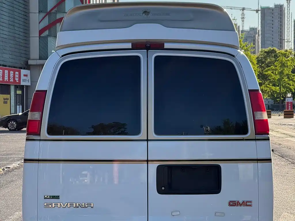 GMC Savana 2010 — фото 6