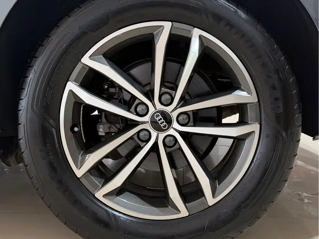 Audi Q3 2023 — фото 28