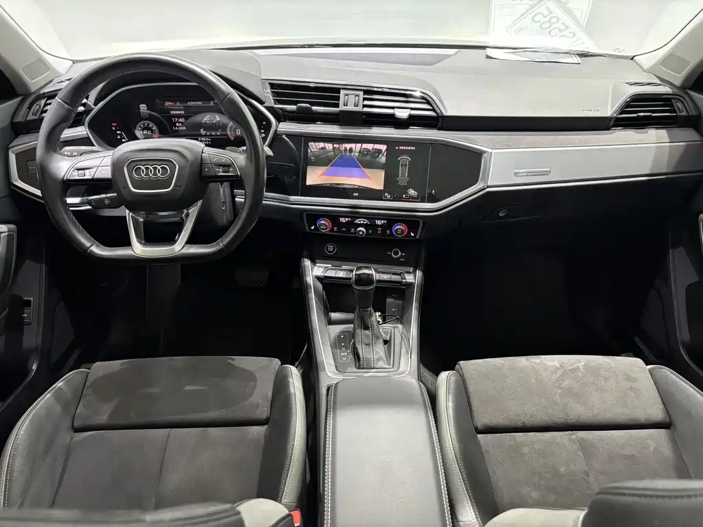 Audi Q3 2023 — фото 12