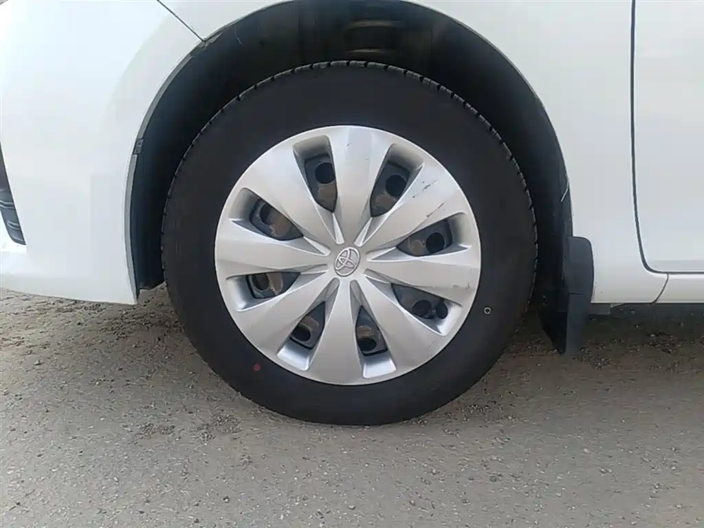 Toyota Yaris L 2015 — фото 23