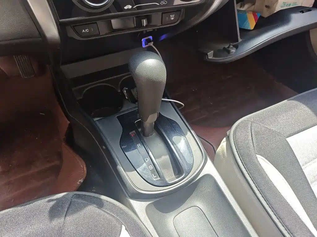 Honda City 2015 — фото 11
