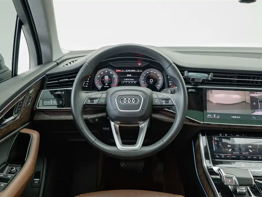 Audi Q7 2021 — фото 10