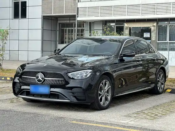 Mercedes-Benz E-Class 2022