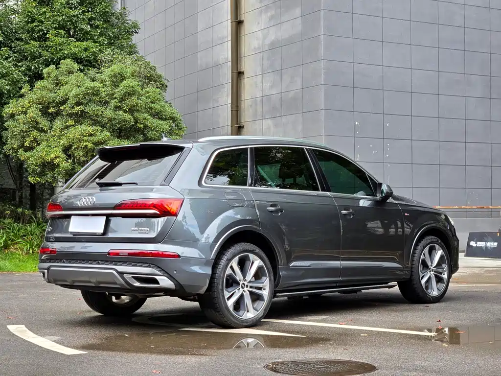 Audi Q7 2021 — фото 7