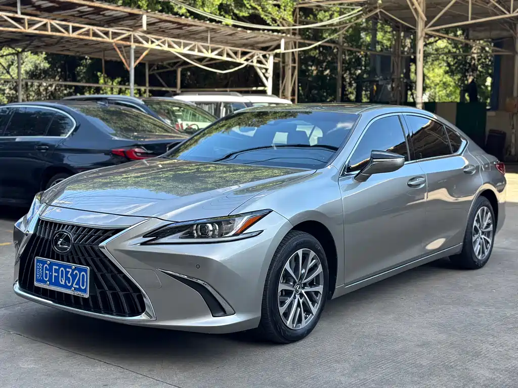 Lexus ES 2024 — фото 1