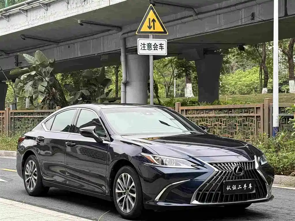 Lexus ES 2023 — фото 12