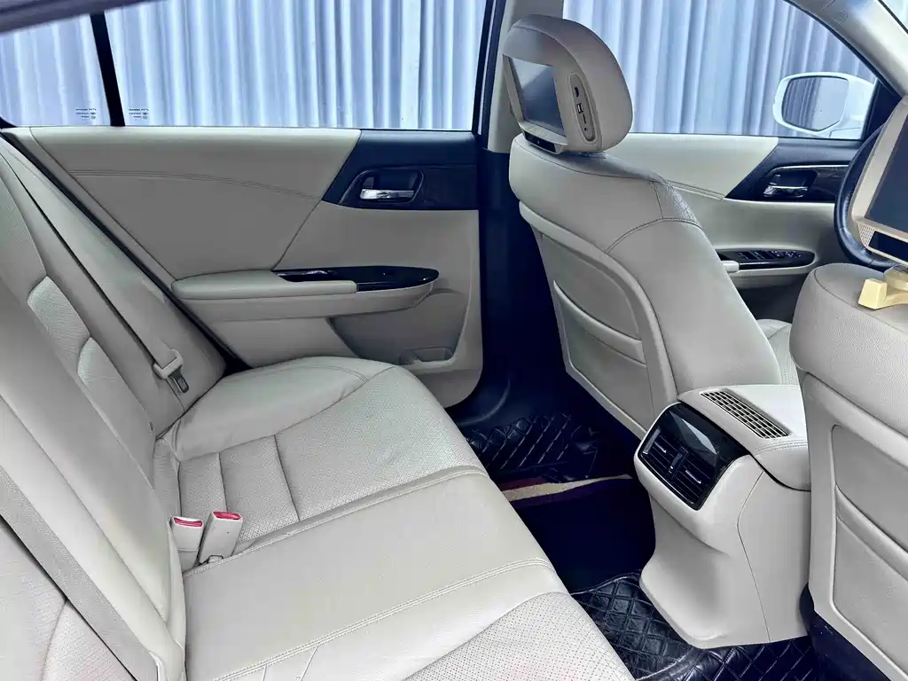 Honda Accord 2014 — фото 12