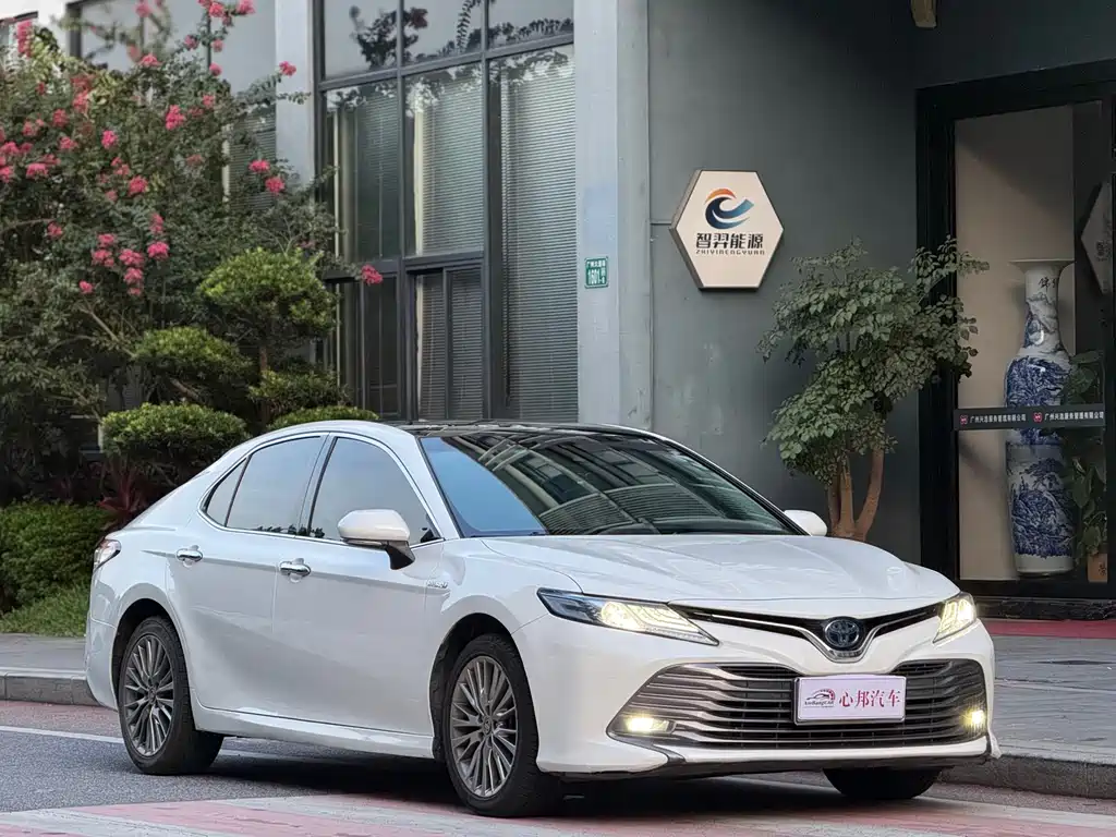 Toyota Camry 2019