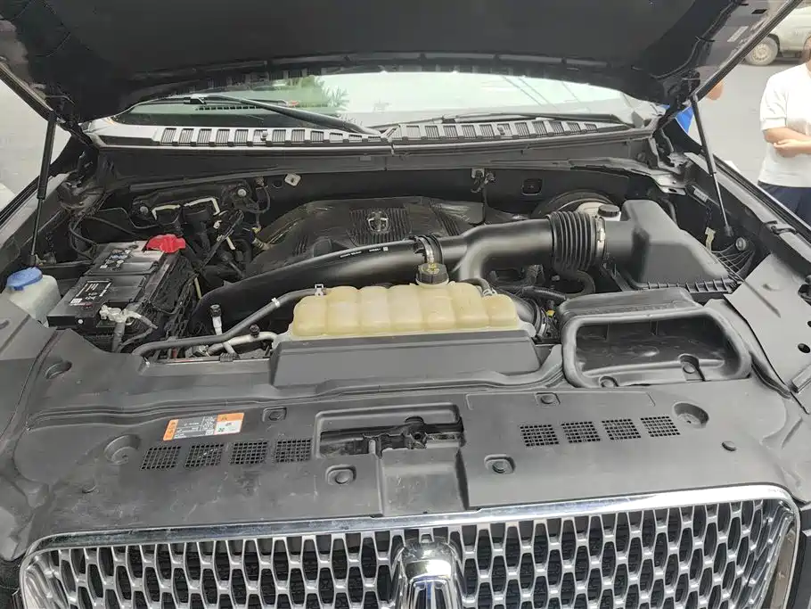 Lincoln Navigator 2022 — фото 10
