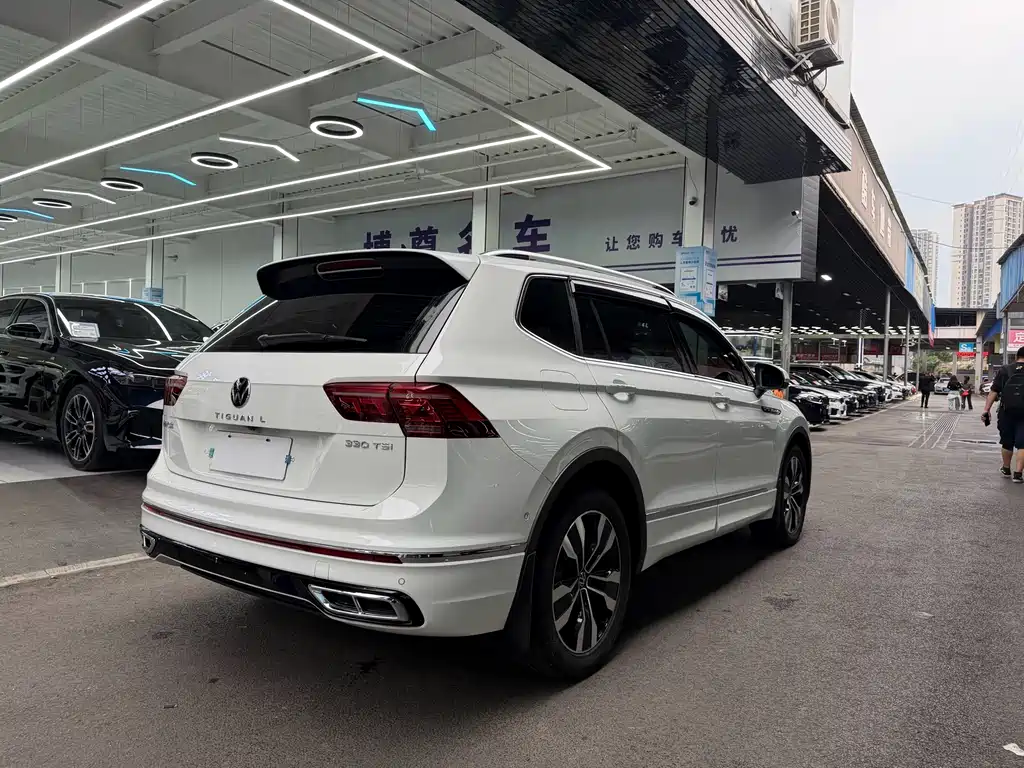 Volkswagen Tiguan L 2024 — фото 21