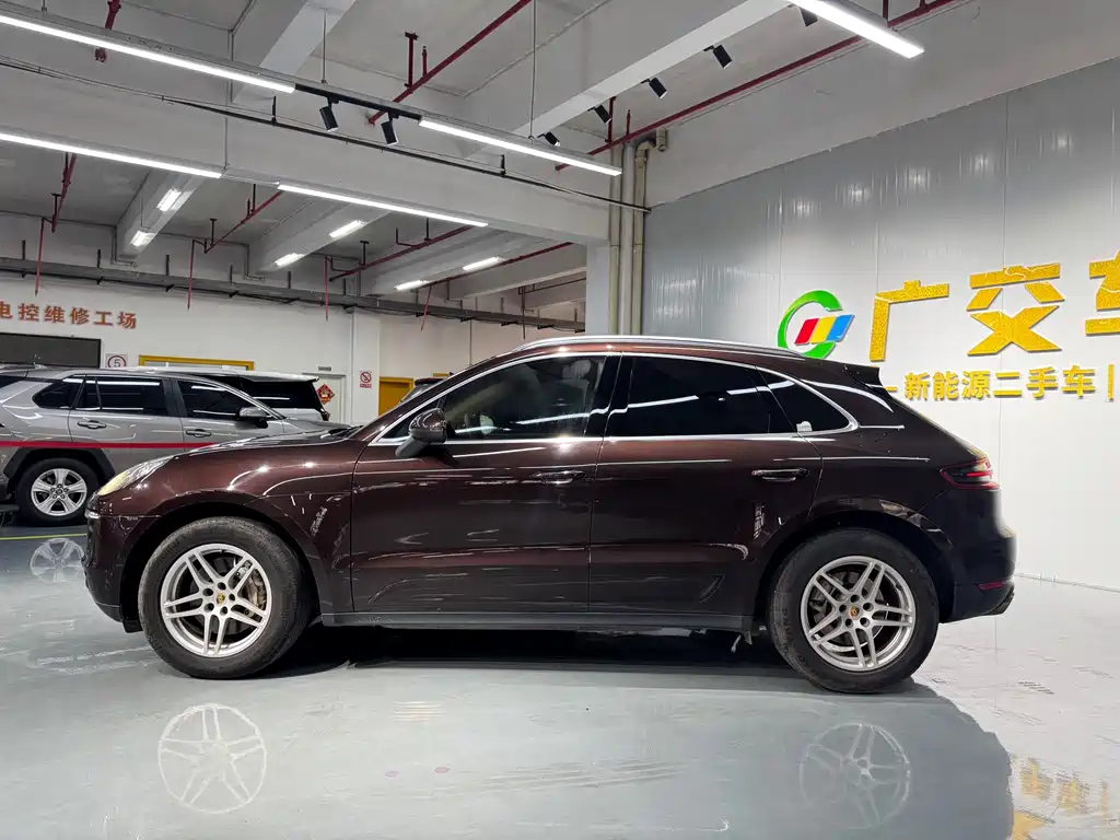 Porsche Macan 2014