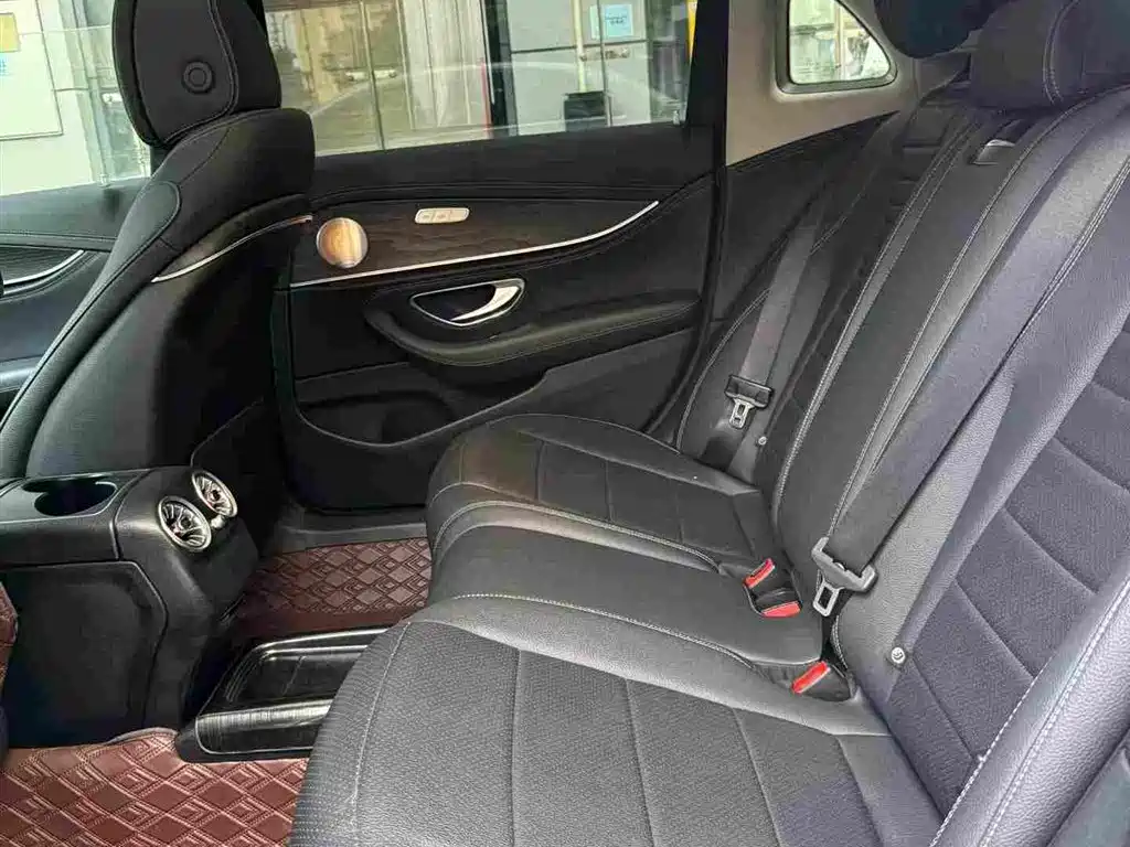 Mercedes-Benz E-Class 2020 — фото 10