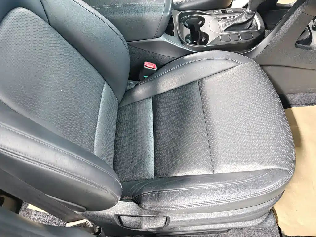 Hyundai Santa Fe 2015 — фото 12