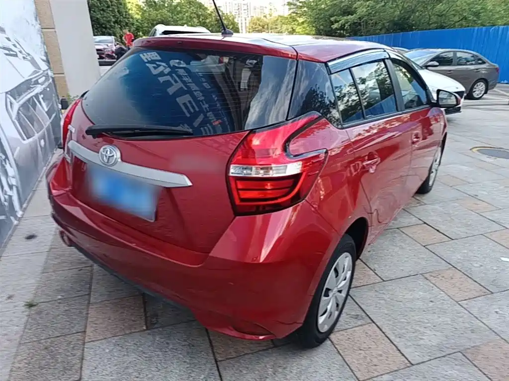 Toyota Yaris L 2019 — фото 7