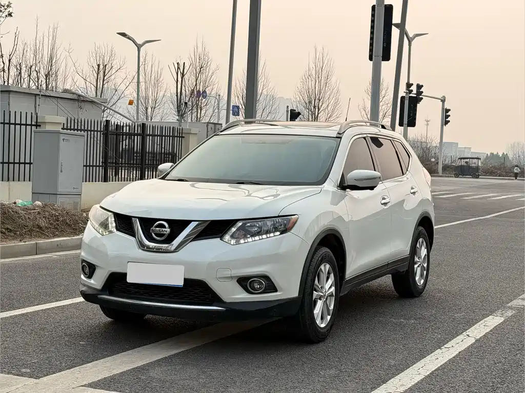 Nissan X-Trail 2015 — фото 1