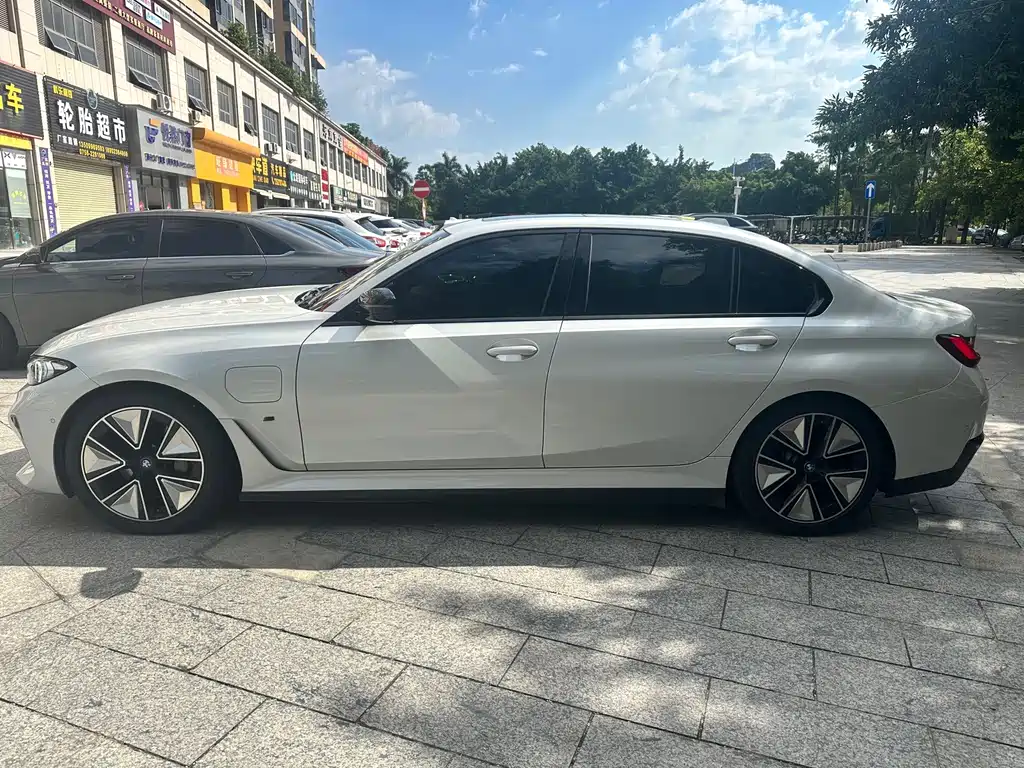 BMW i3 2023 — фото 4