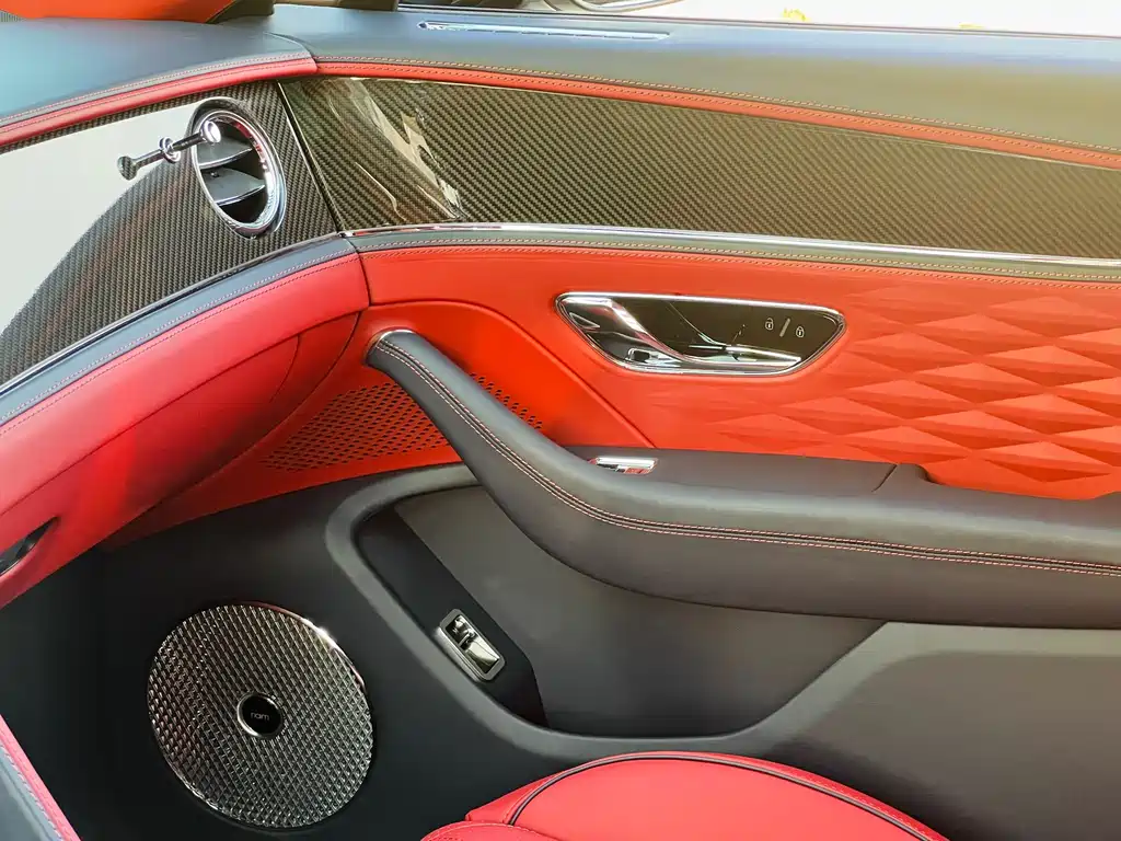 Bentley Flying Spur 2022 — фото 18