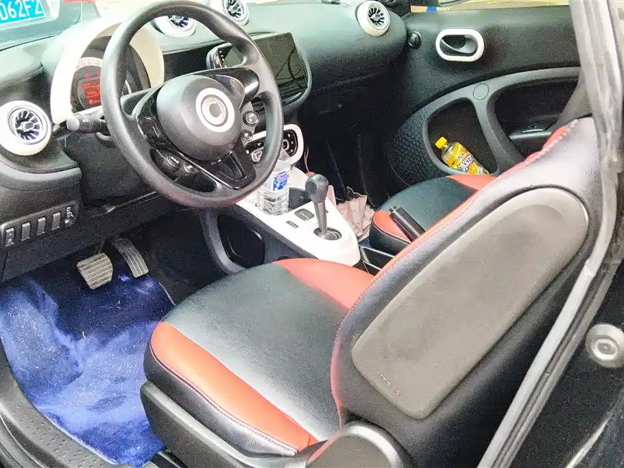 smart Fortwo 2016 — фото 11