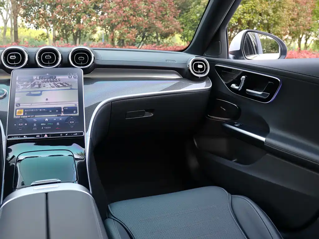 Mercedes-Benz C-Class 2023 — фото 21