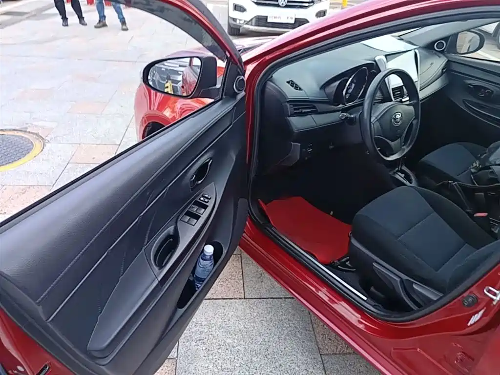 Toyota Yaris L 2019 — фото 16