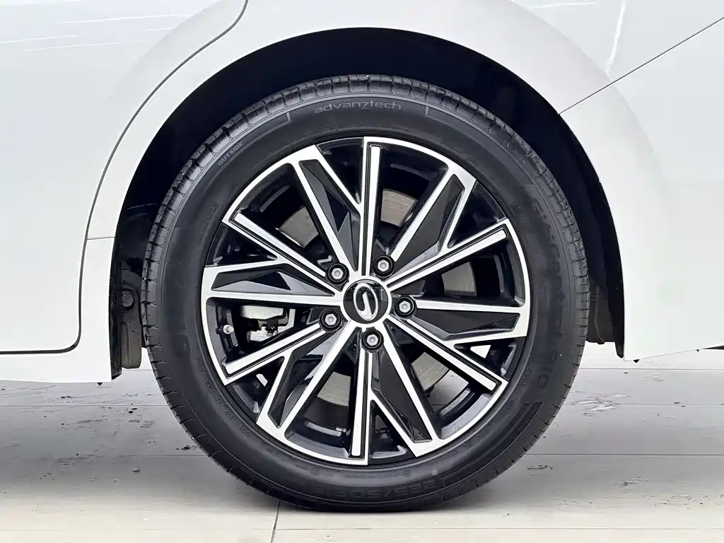 GAC Trumpchi E8 PHEV 2024 — фото 18
