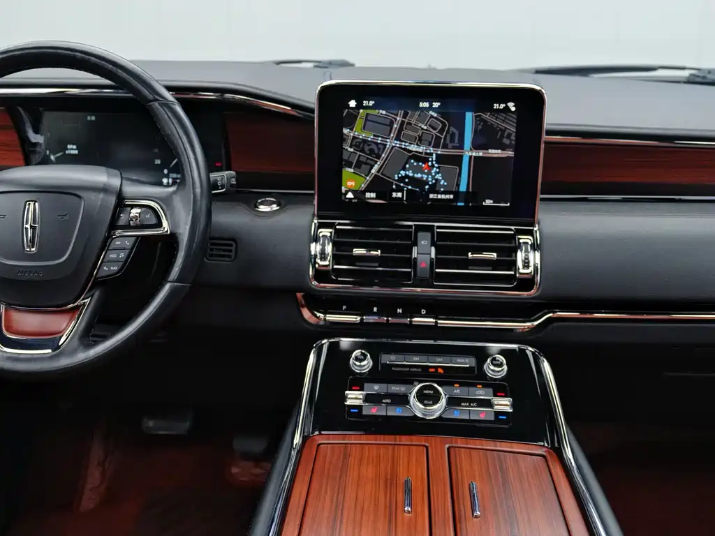 Lincoln Navigator 2019 — фото 12