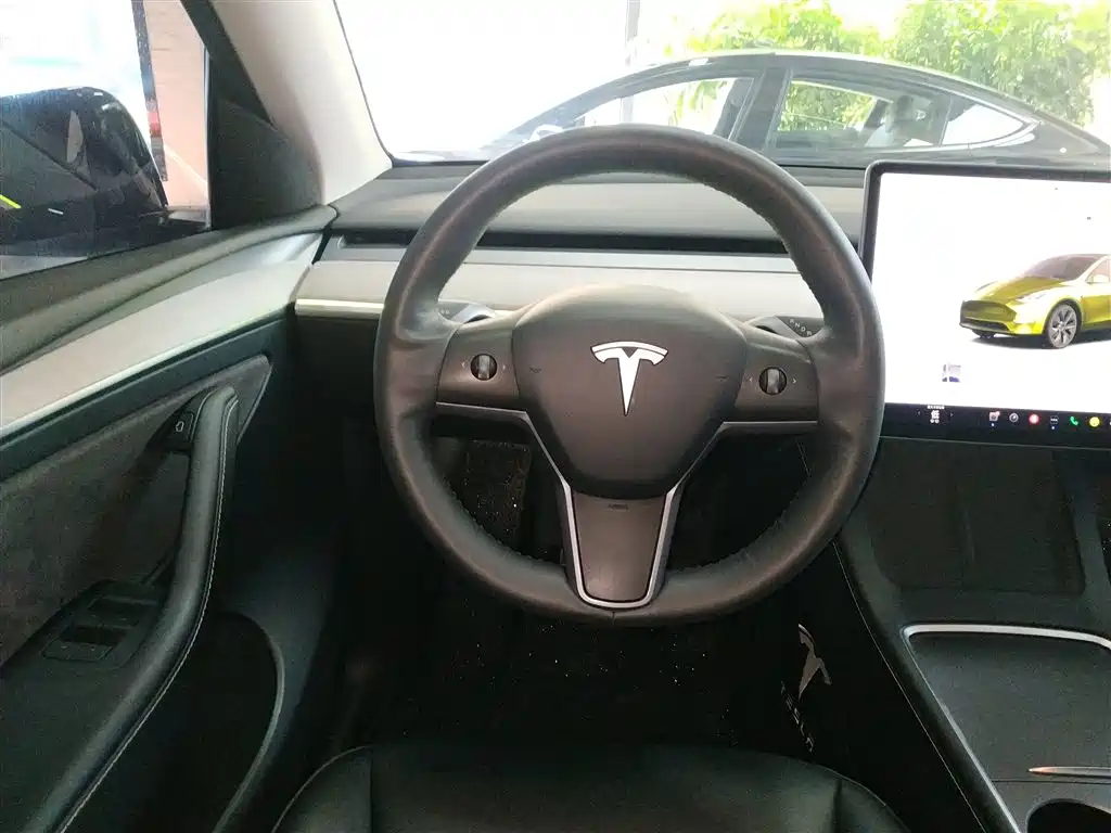 Tesla Model Y 2023 — фото 11