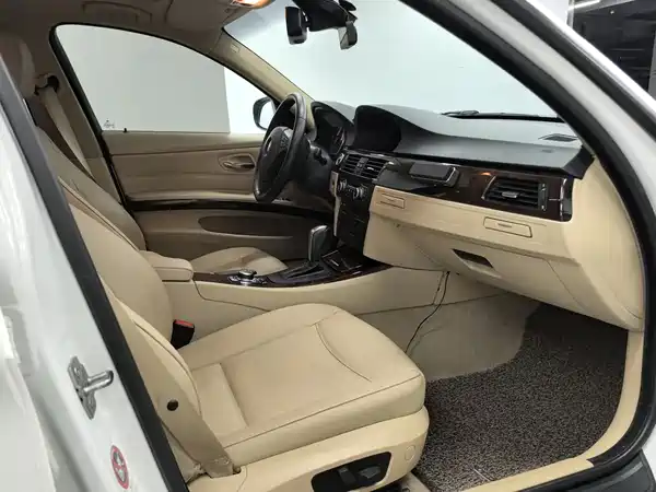 BMW 3 Series 2010