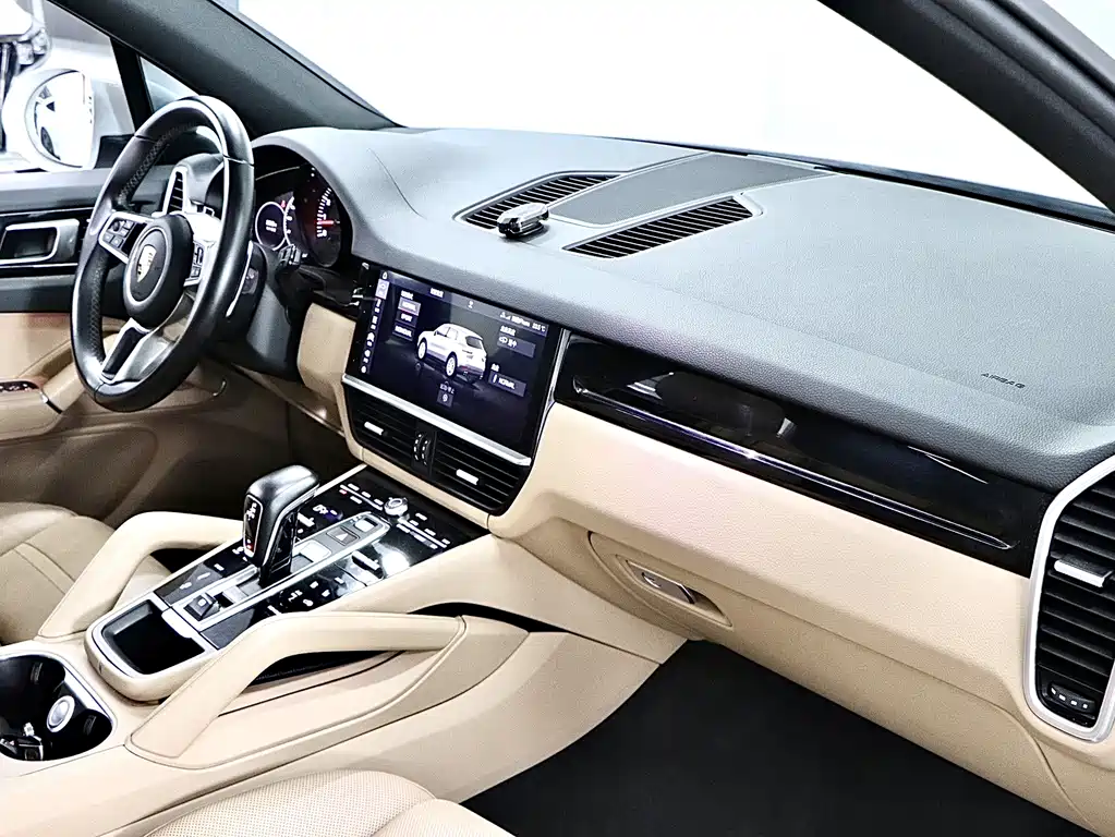 Porsche Cayenne 2018 — фото 15