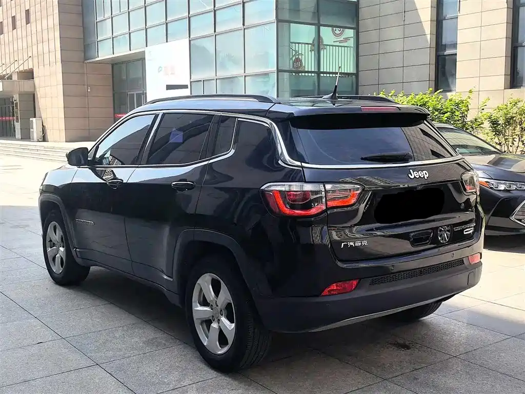Jeep Compass 2017 — фото 4