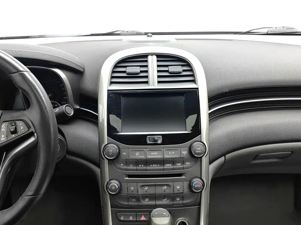 Chevrolet Malibu 2015 — фото 12