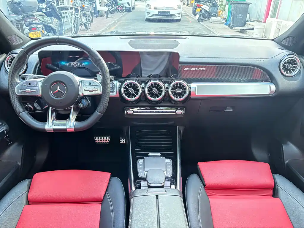 Mercedes-Benz GLB AMG 2022 — фото 4