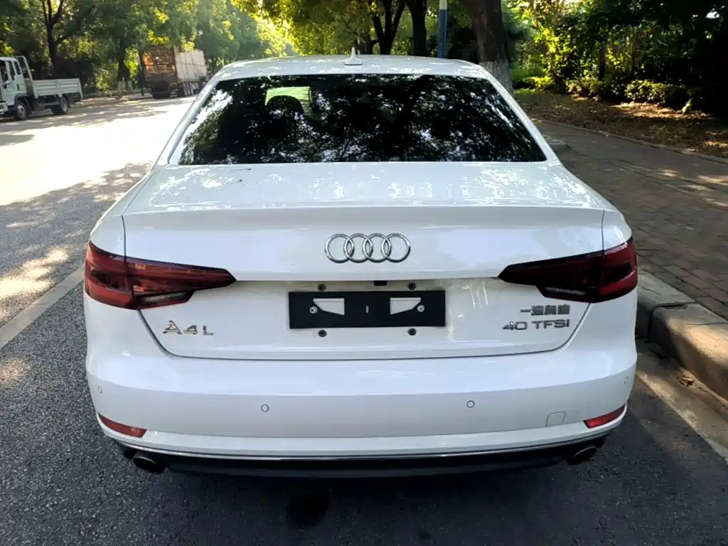 Audi A4L 2018