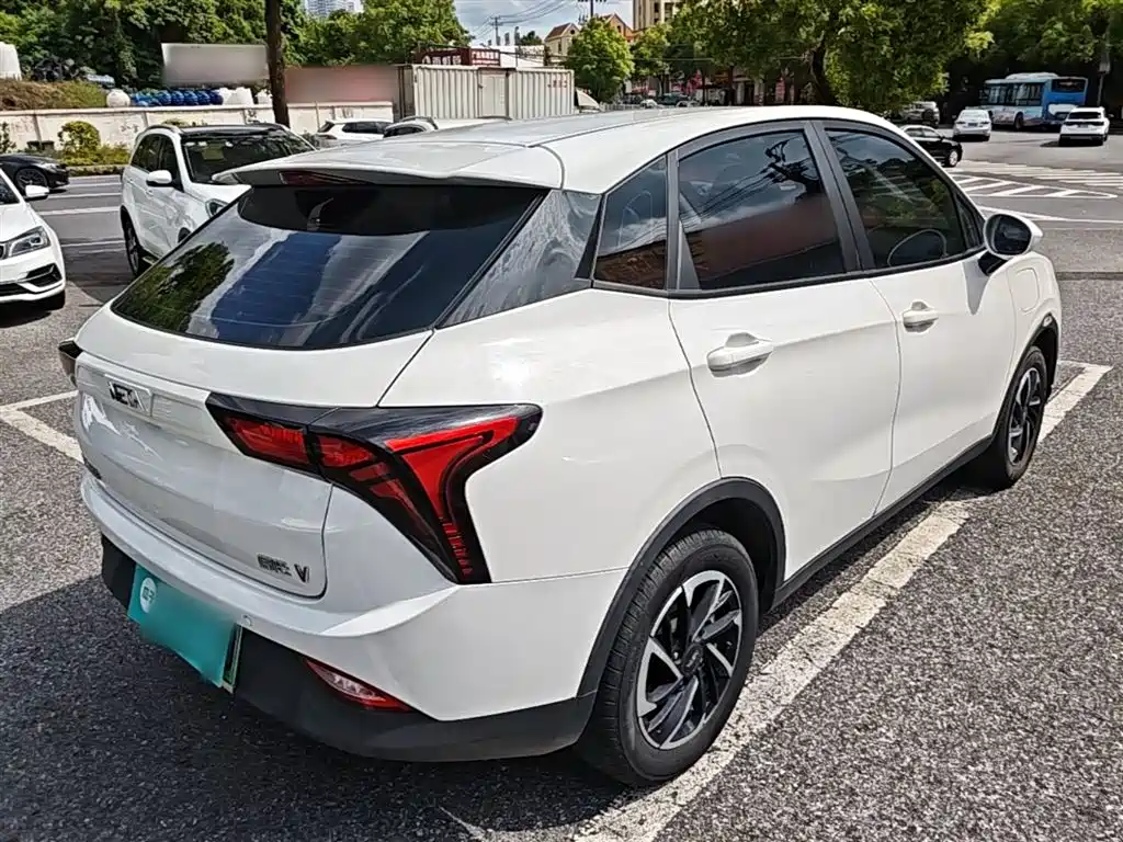 Neta V 2022