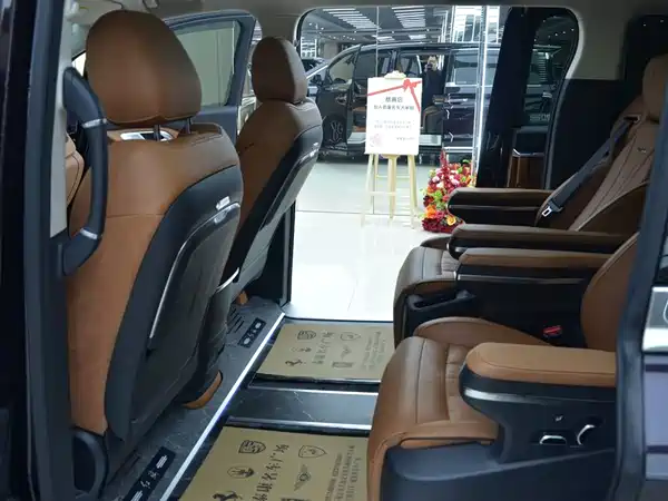 Hongqi HQ9 2023