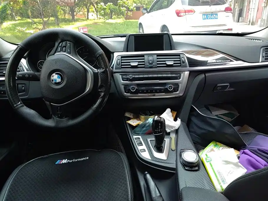 BMW 3 Series 2017 — фото 12